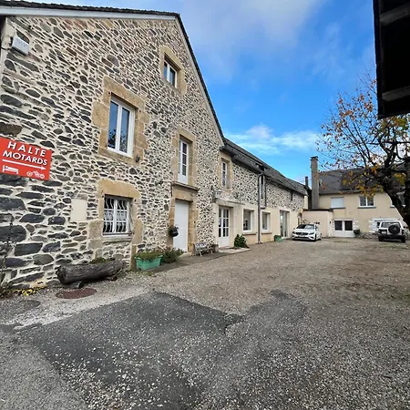 Aux Portes D'aubrac Casa vacanze *