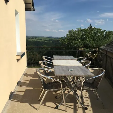 Aux Portes D'aubrac *