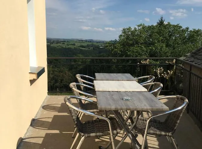 Aux Portes D'aubrac *